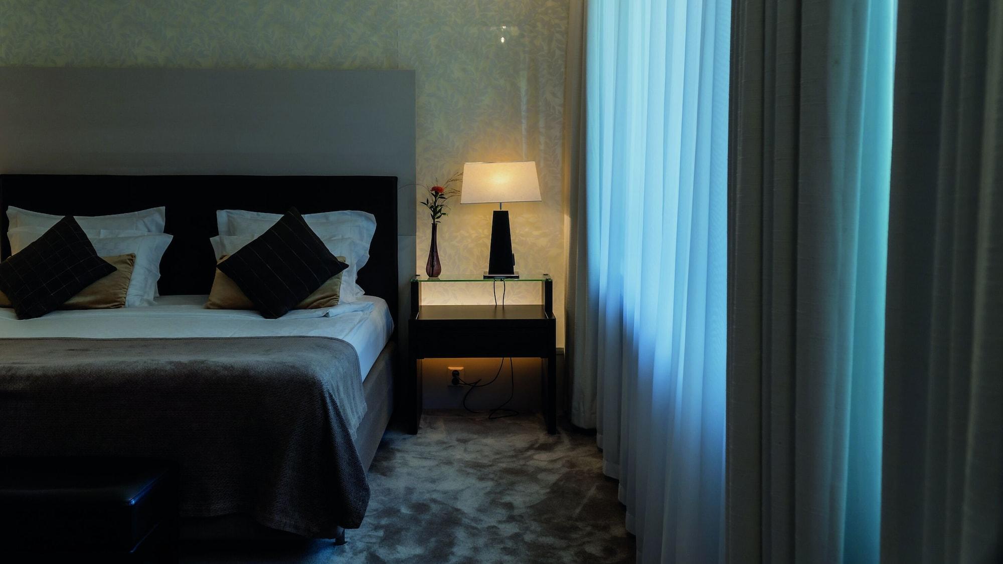 Elite Eden Park Hotell 4*